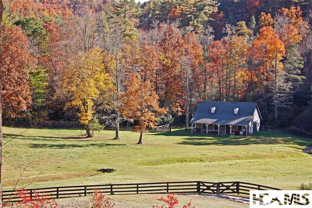1356 Blue Valley Road Highlands NC 28741