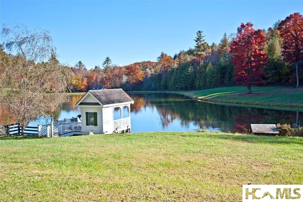 1356 Blue Valley Road Highlands NC 28741