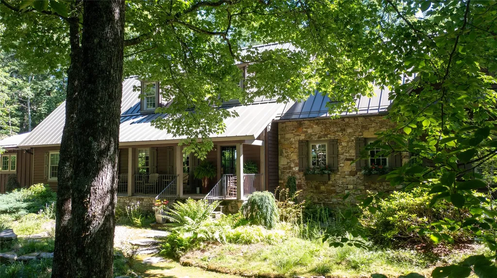 120 Split Rail Row Highlands NC 28741