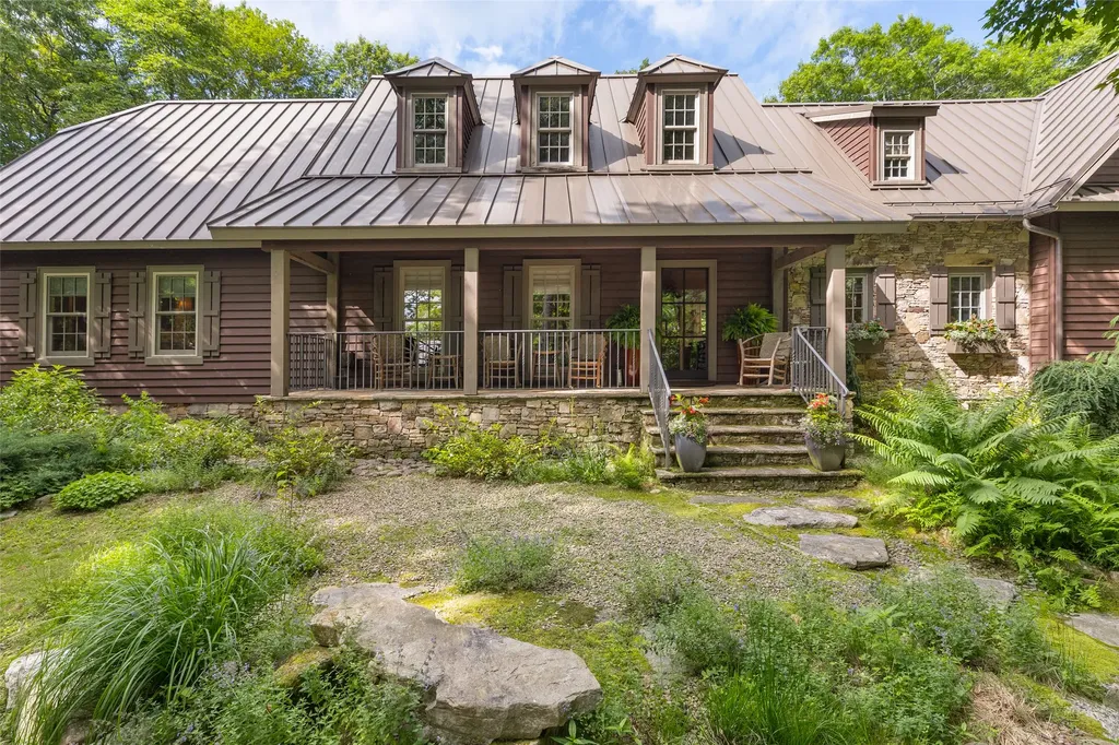 120 Split Rail Row Highlands NC 28741