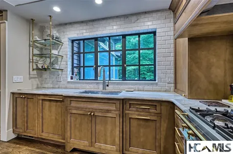 120 Split Rail Row Highlands NC 28741