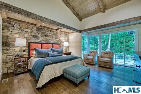 120 Split Rail Row Highlands NC 28741