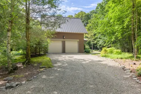 120 Split Rail Row Highlands NC 28741