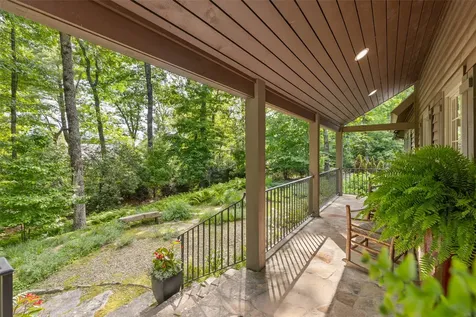 120 Split Rail Row Highlands NC 28741