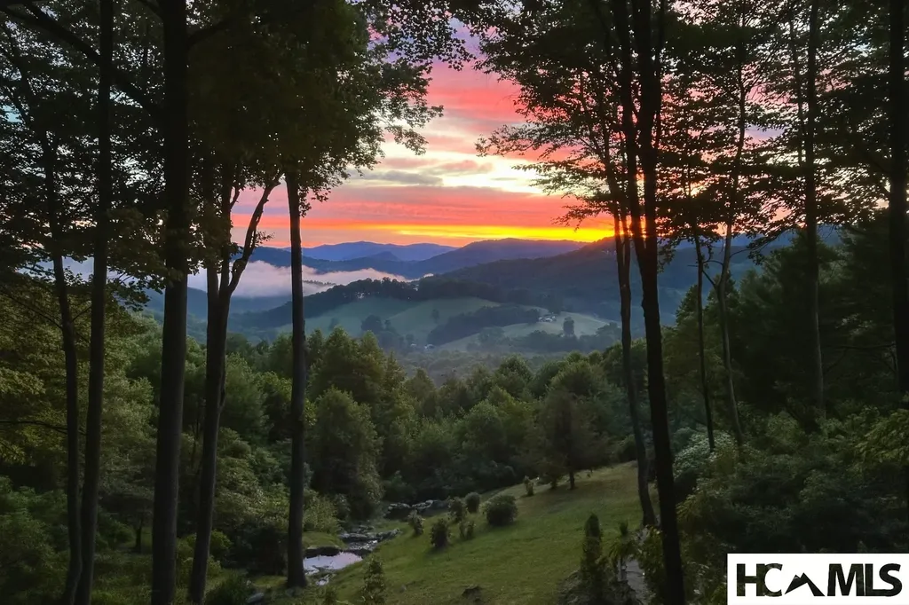 59 Ridges Loop Cullowhee NC 28723