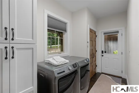 1582 New Settlers Way Glenville NC 28736