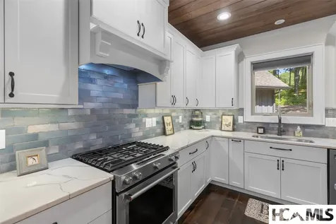 1582 New Settlers Way Glenville NC 28736