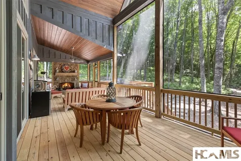 1582 New Settlers Way Glenville NC 28736