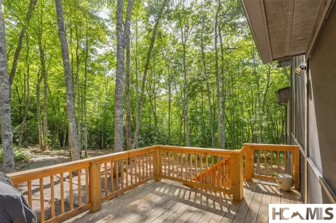 1582 New Settlers Way Glenville NC 28736