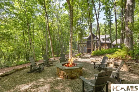 1582 New Settlers Way Glenville NC 28736