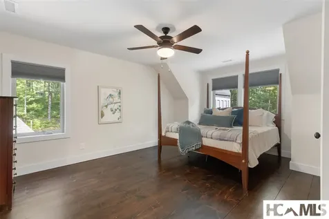 1582 New Settlers Way Glenville NC 28736