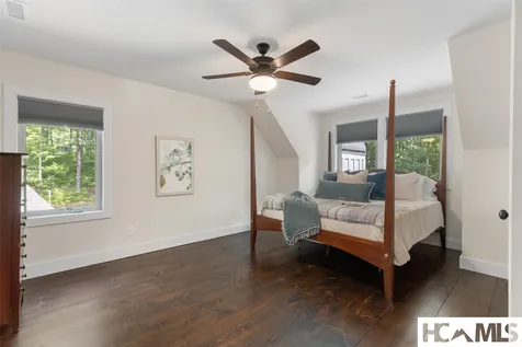 1582 New Settlers Way Glenville NC 28736