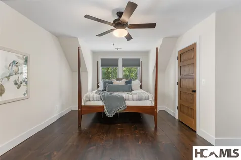 1582 New Settlers Way Glenville NC 28736