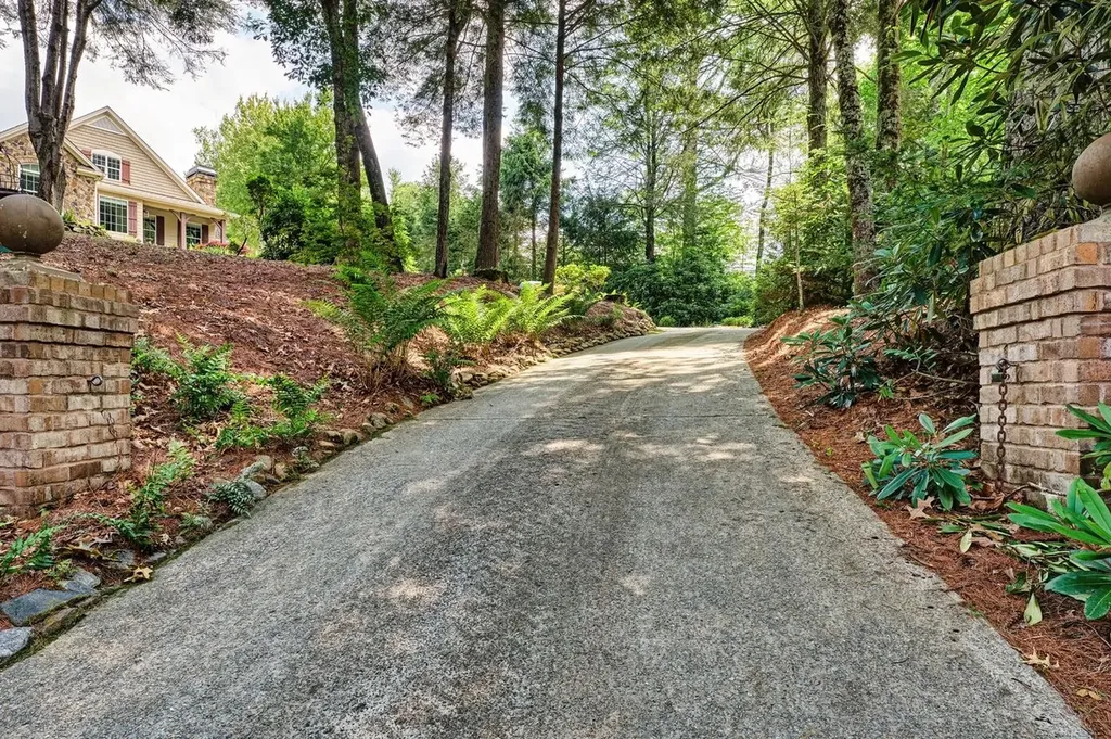 540 Chestnut Street Highlands NC 28741