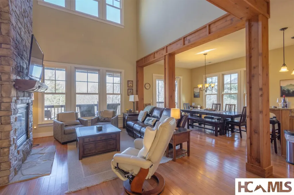 110 Saddle Notch Lane Tuckasegee NC 28783