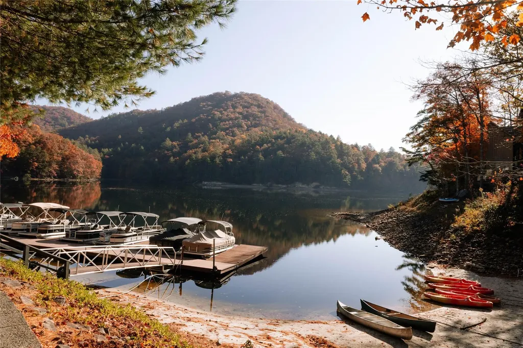 110 Saddle Notch Lane Tuckasegee NC 28783