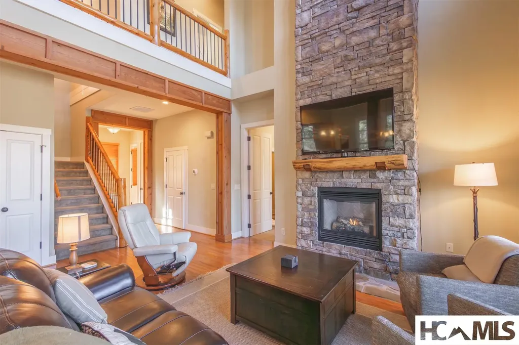 110 Saddle Notch Lane Tuckasegee NC 28783