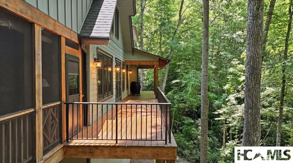 185 Songcatcher Court Tuckasegee NC 28783