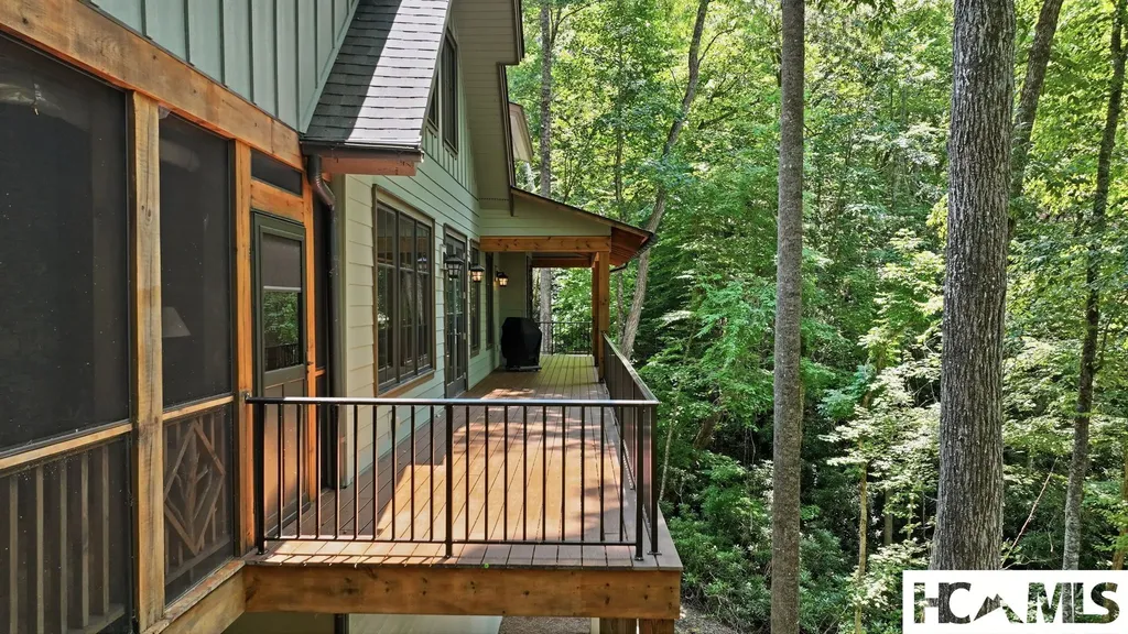 185 Songcatcher Court Tuckasegee NC 28783
