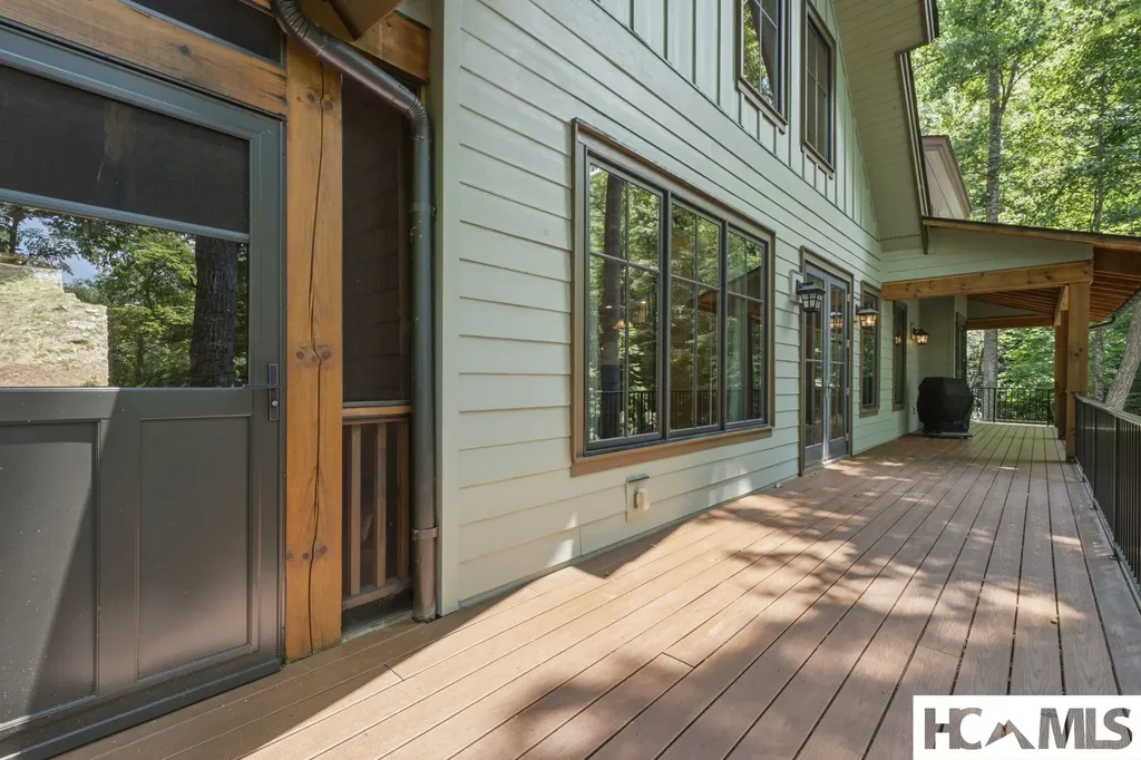 185 Songcatcher Court Tuckasegee NC 28783