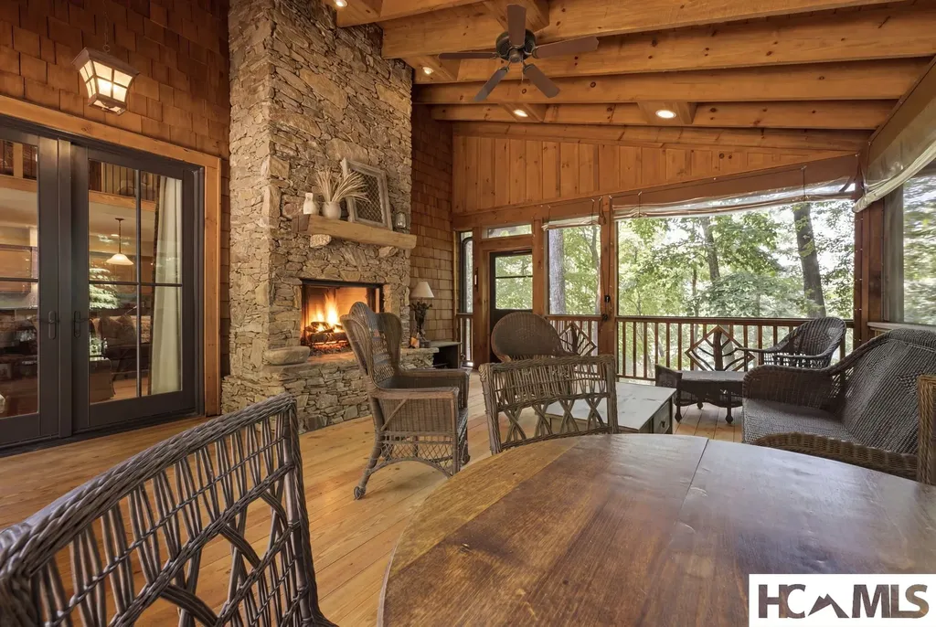 185 Songcatcher Court Tuckasegee NC 28783