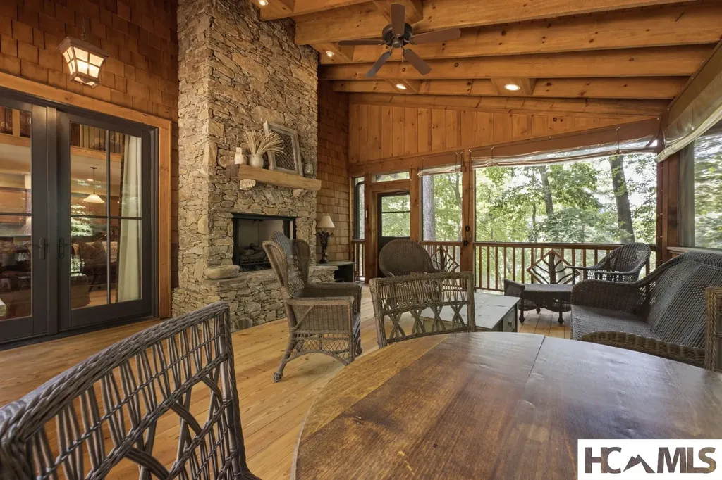 185 Songcatcher Court Tuckasegee NC 28783