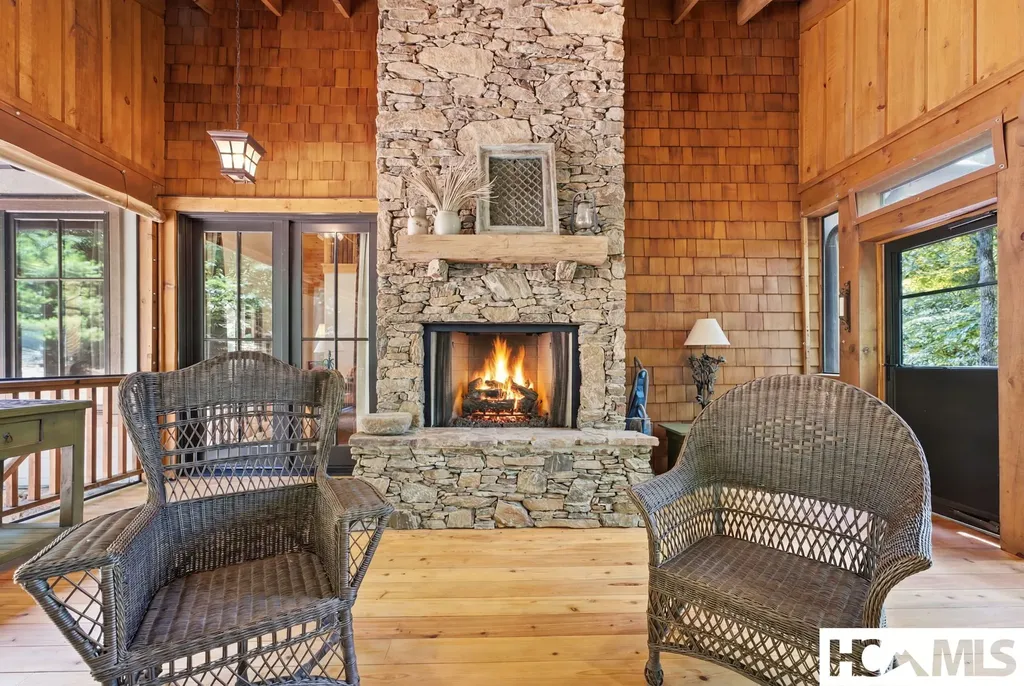 185 Songcatcher Court Tuckasegee NC 28783