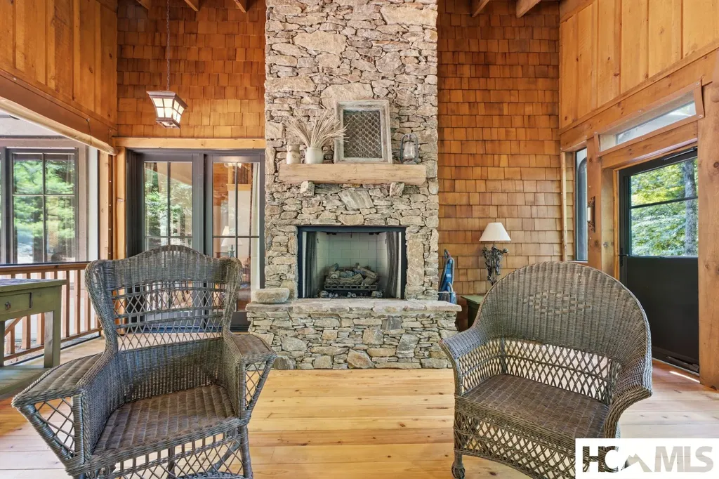 185 Songcatcher Court Tuckasegee NC 28783