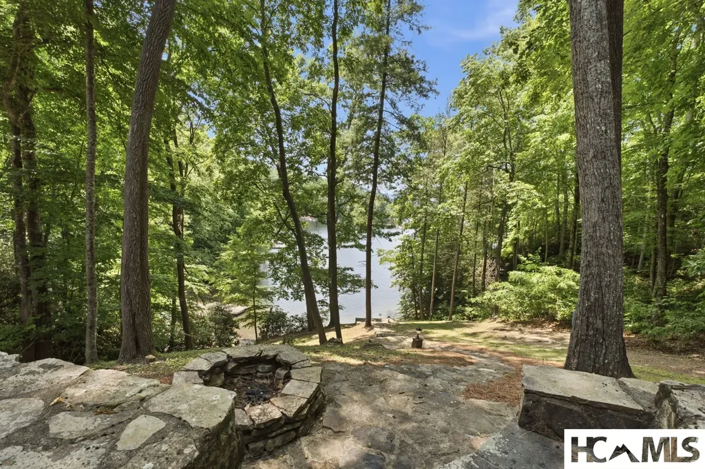 185 Songcatcher Court Tuckasegee NC 28783