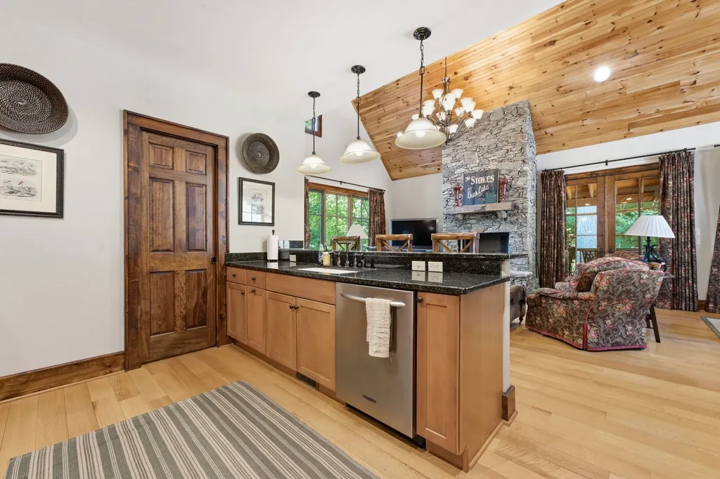 185 Songcatcher Court Tuckasegee NC 28783