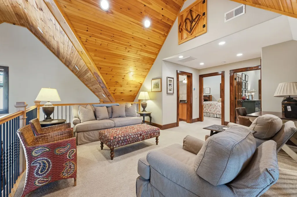 185 Songcatcher Court Tuckasegee NC 28783