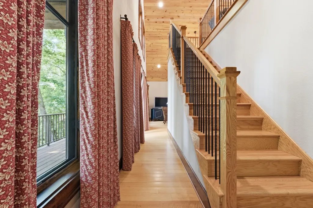 185 Songcatcher Court Tuckasegee NC 28783