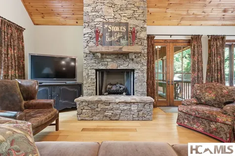 185 Songcatcher Court Tuckasegee NC 28783