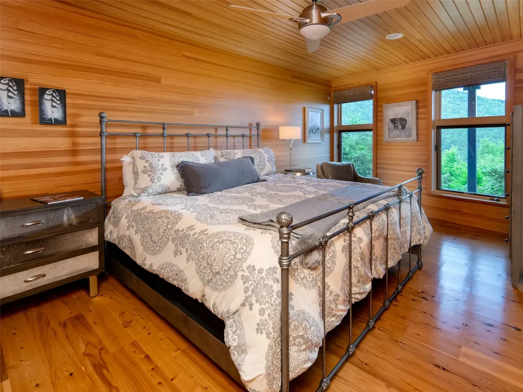 87 Tiger Paw Lane Sapphire NC 28774