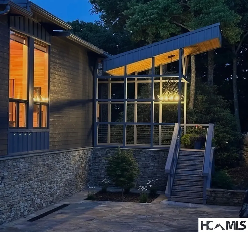 87 Tiger Paw Lane Sapphire NC 28774