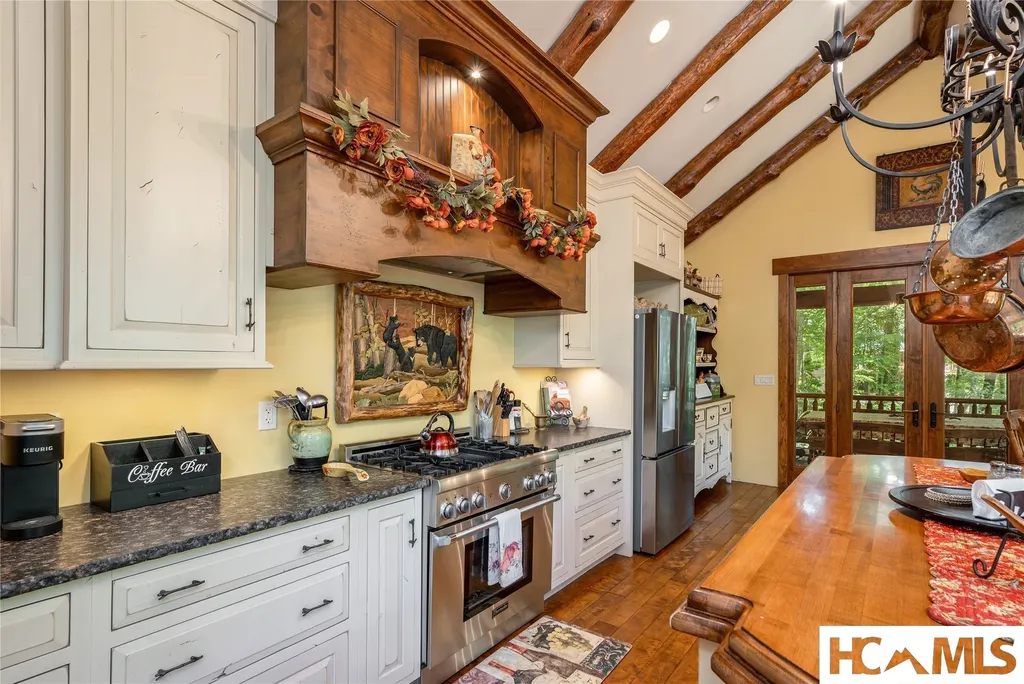94 Josh's Trail Cashiers NC 28717