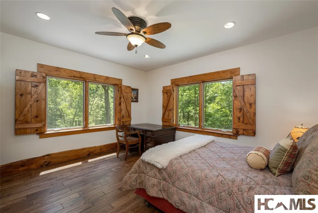 94 Josh's Trail Cashiers NC 28717