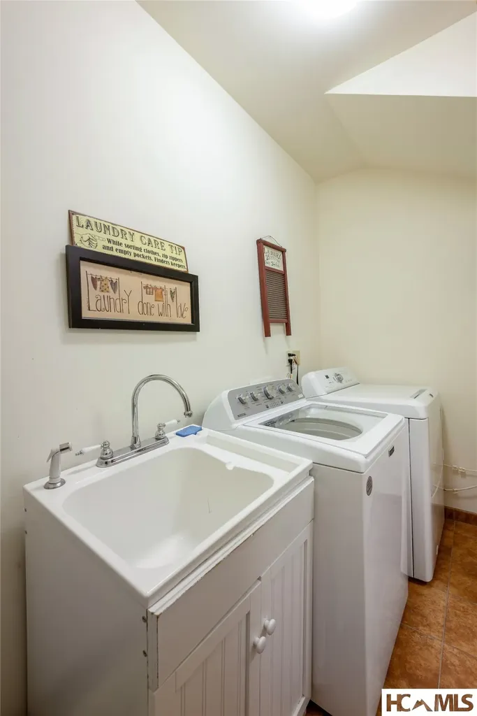 94 Josh's Trail Cashiers NC 28717