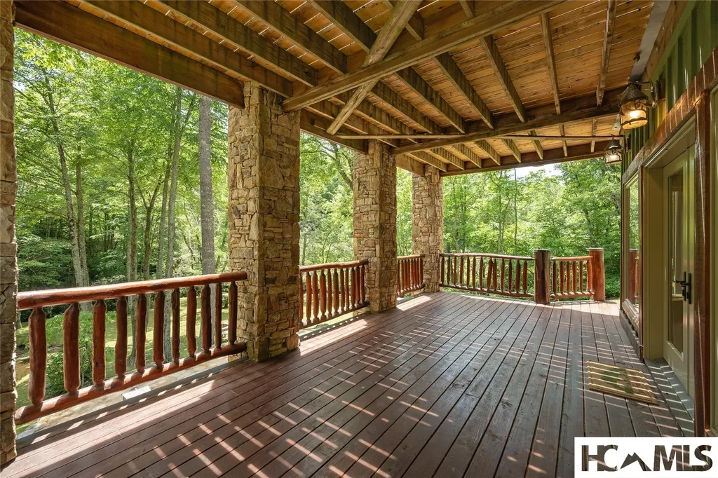 94 Josh's Trail Cashiers NC 28717