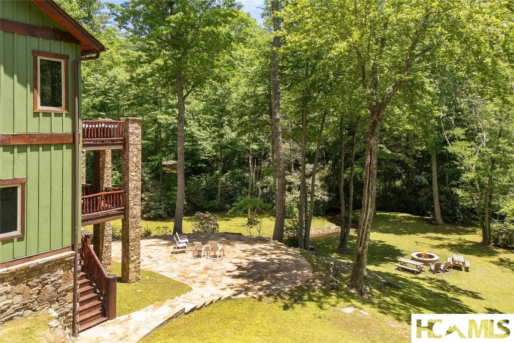 94 Josh's Trail Cashiers NC 28717