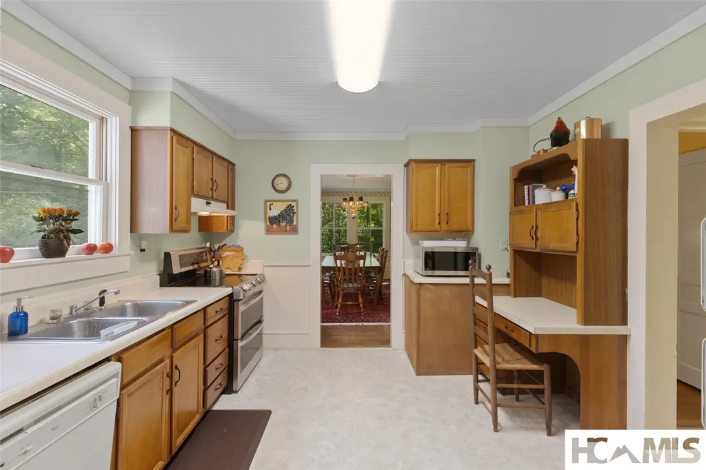 760 N 5th Street Highlands NC 28741