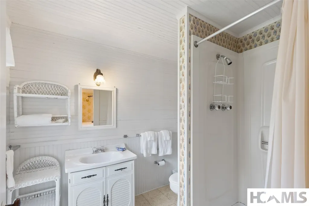 760 N 5th Street Highlands NC 28741