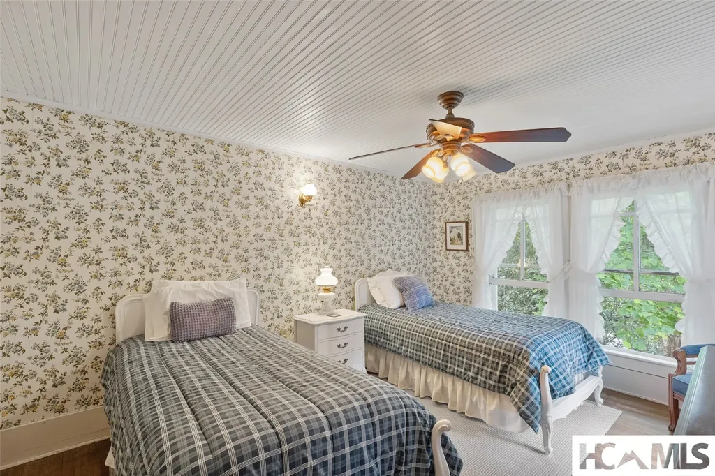 760 N 5th Street Highlands NC 28741