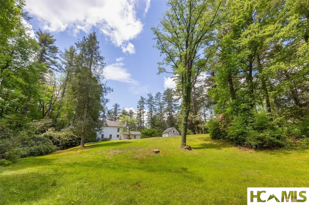 760 N 5th Street Highlands NC 28741