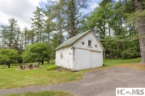 760 N 5th Street Highlands NC 28741