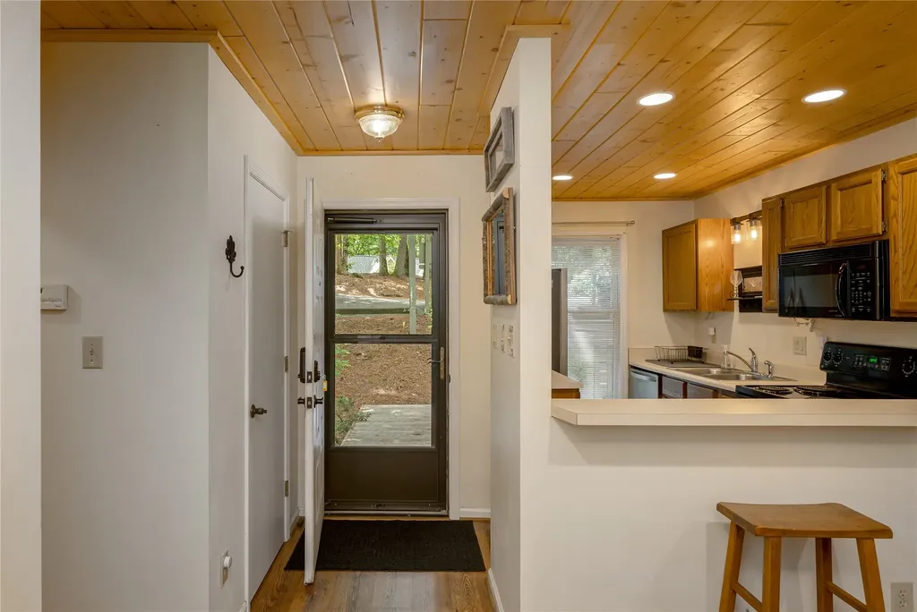 43 Kiwi Lane Sapphire NC 28774