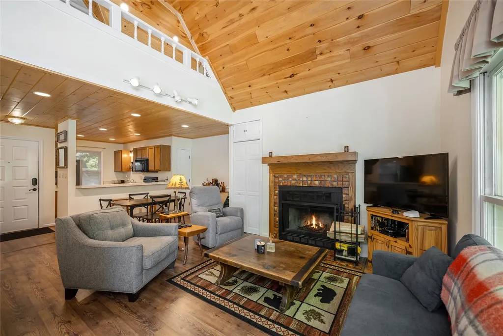 43 Kiwi Lane Sapphire NC 28774