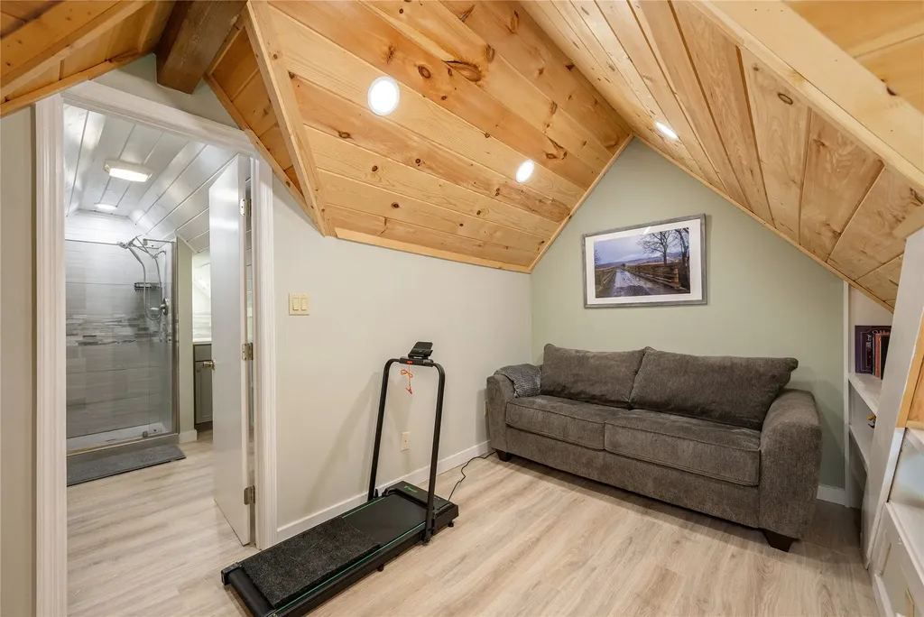 43 Kiwi Lane Sapphire NC 28774