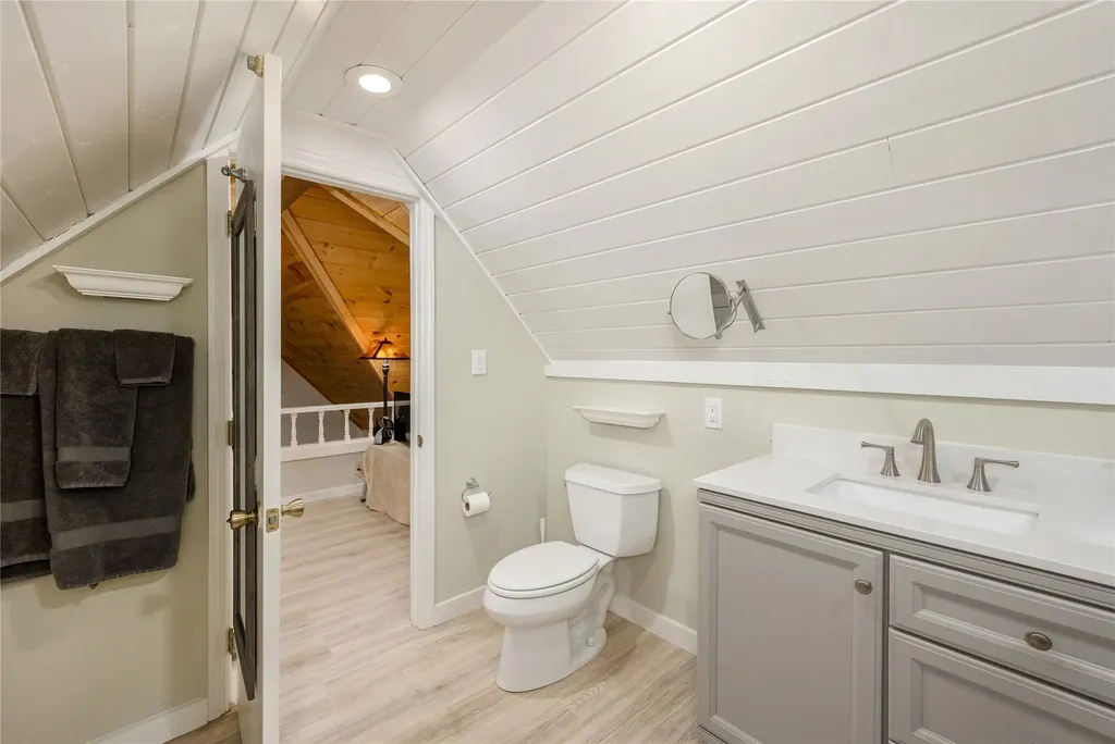 43 Kiwi Lane Sapphire NC 28774