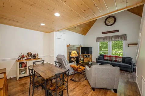 43 Kiwi Lane Sapphire NC 28774